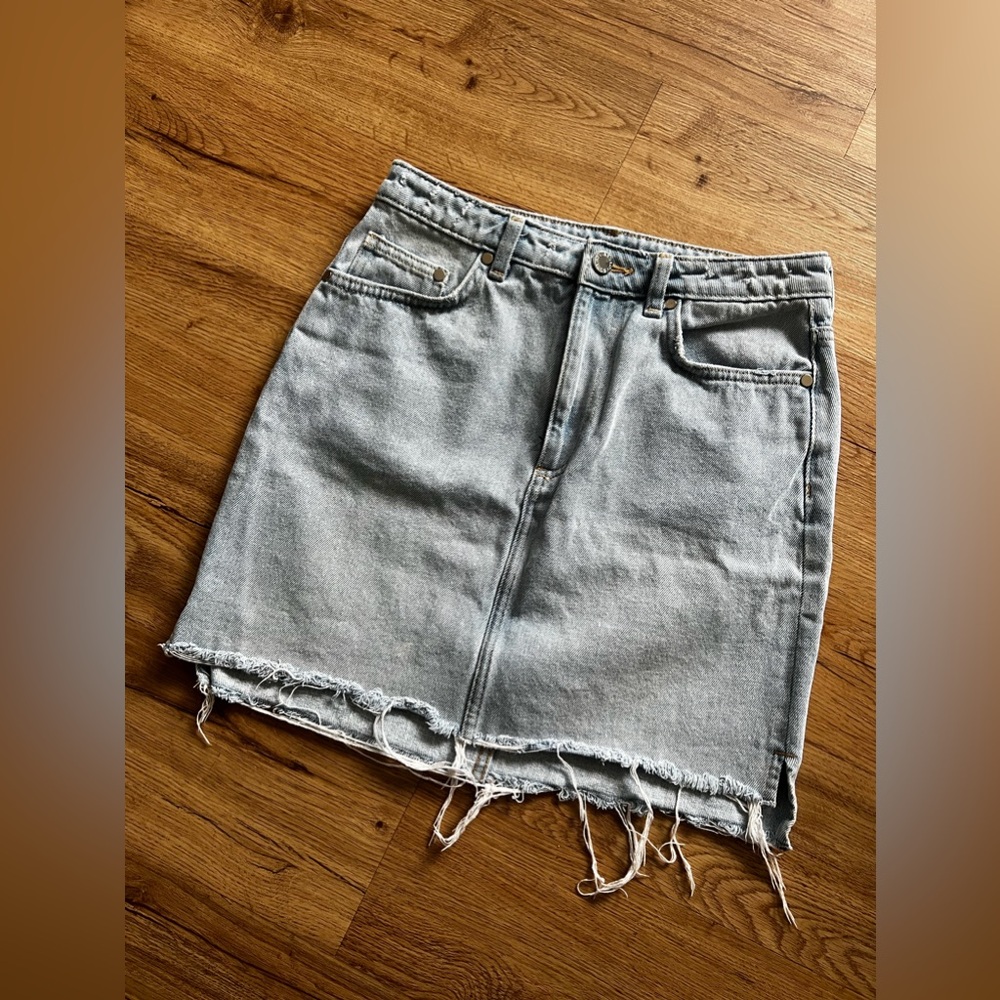 FINAL SALE H&M Light Wash Denim Skirt